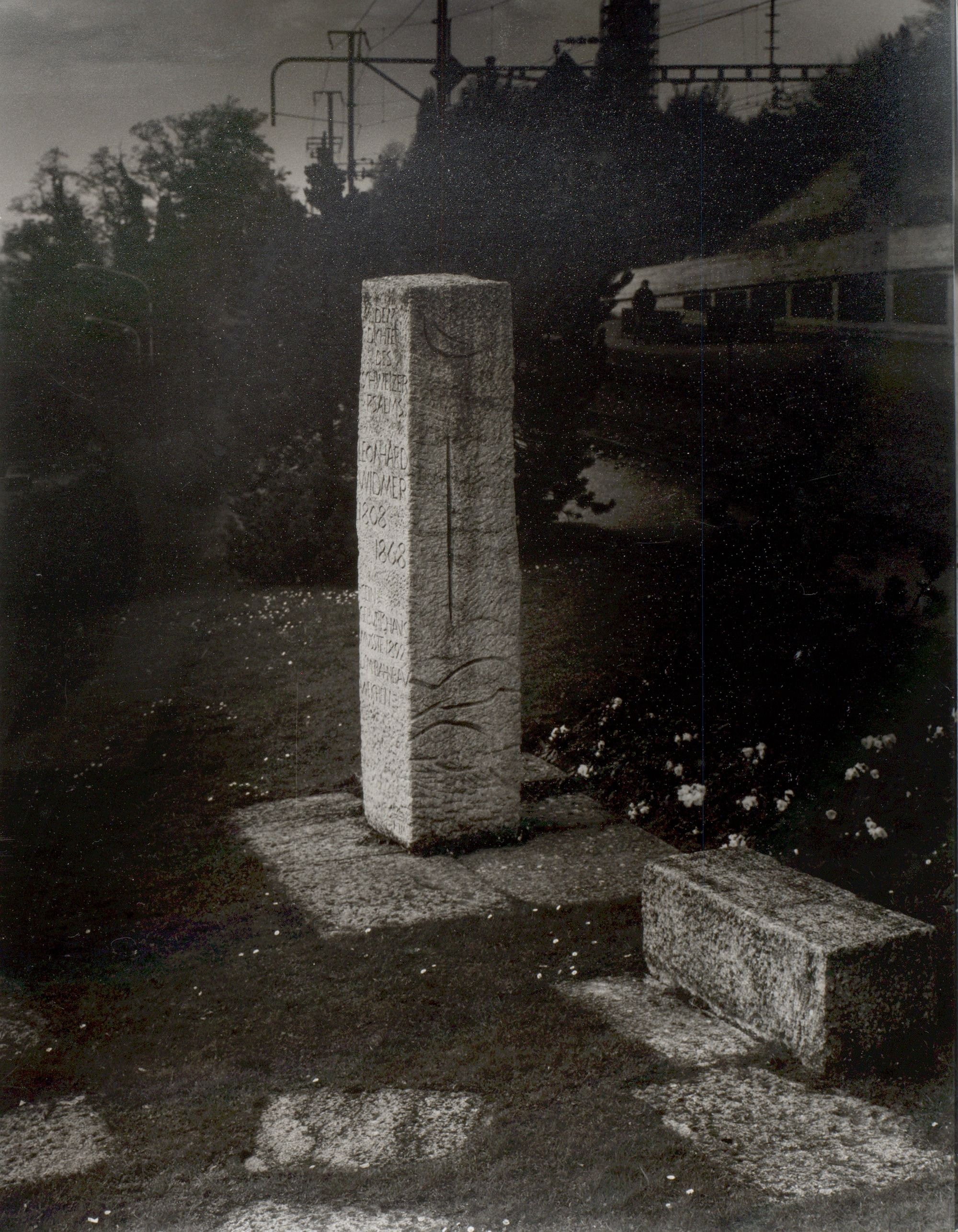Denkmal für Leonhard Widmer – Weitere Ansichten 2