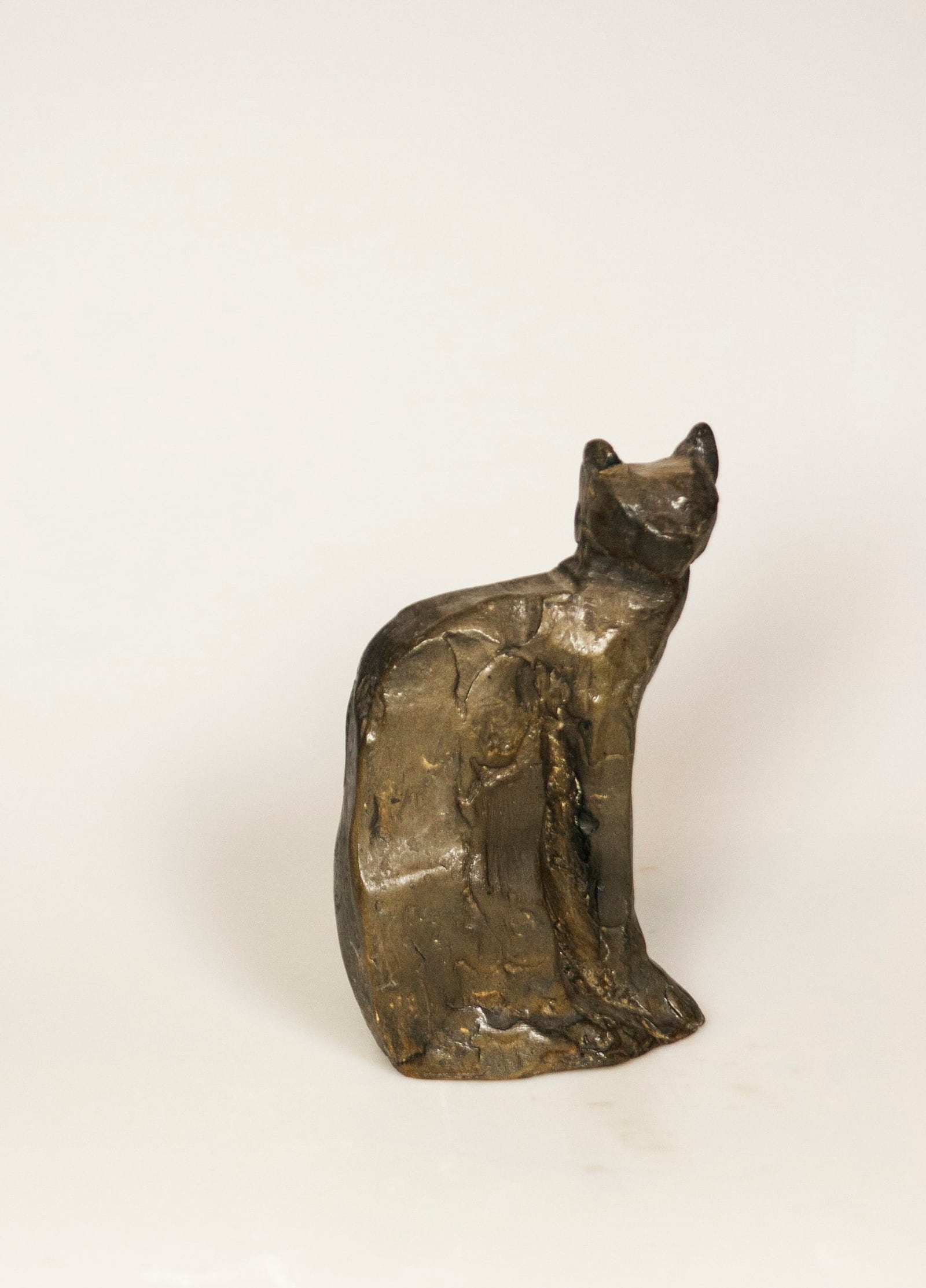 Sitzende Katze – More views 1