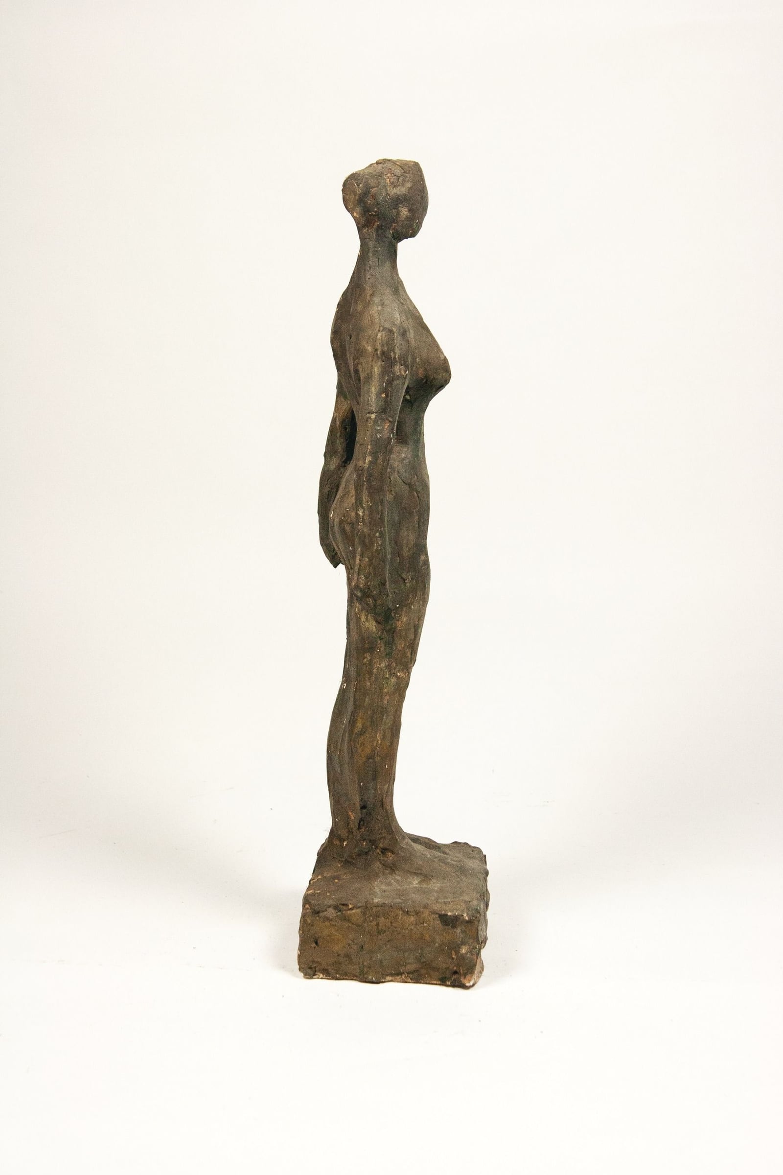 Stehende Frauenfigur – More views 2