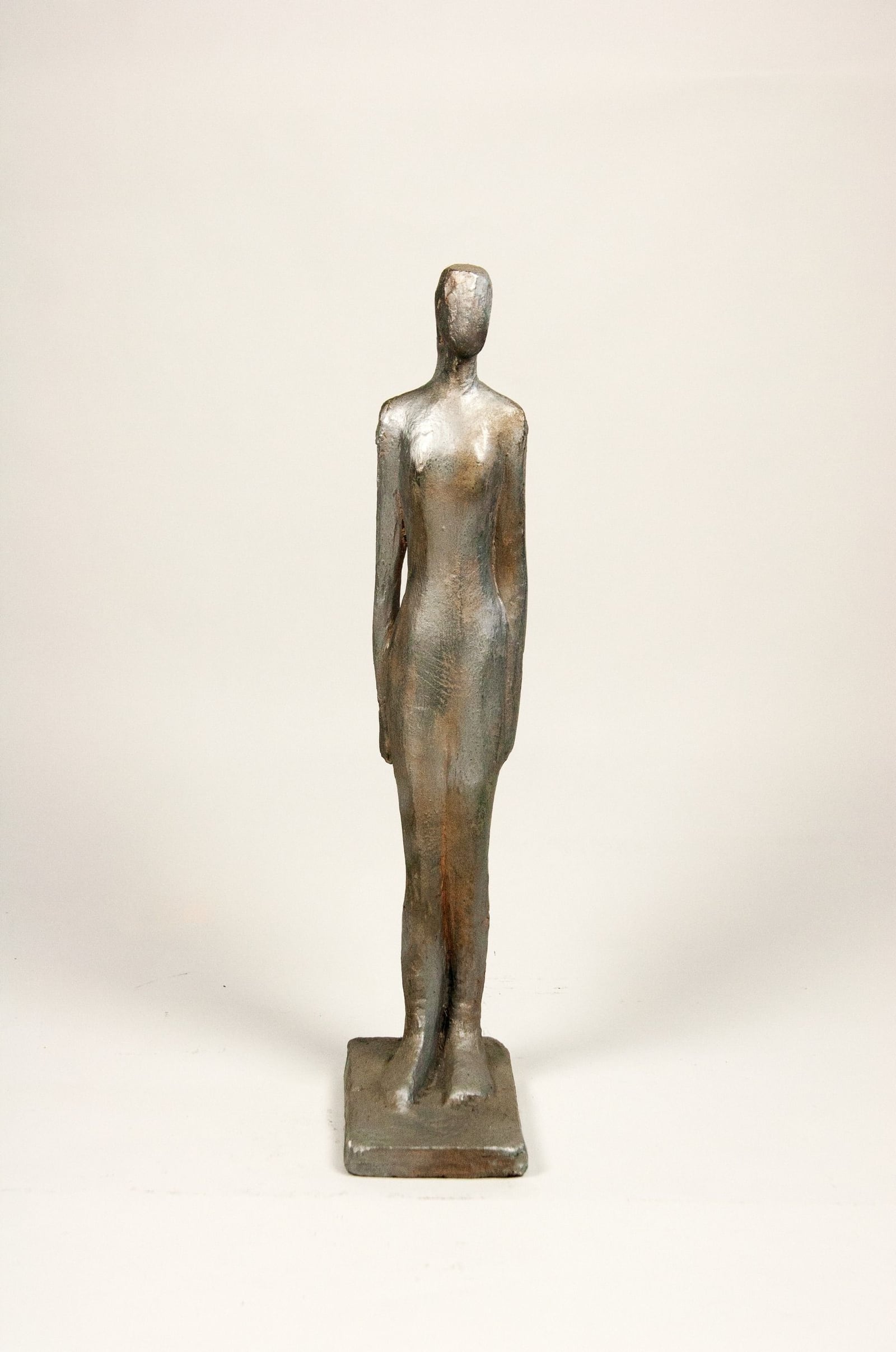 Frauenfigur – More views 2