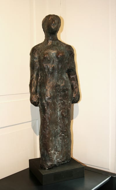 Singende Frauenfigur