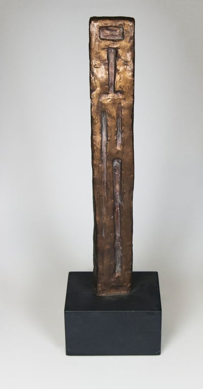 Stehle auf Sockel